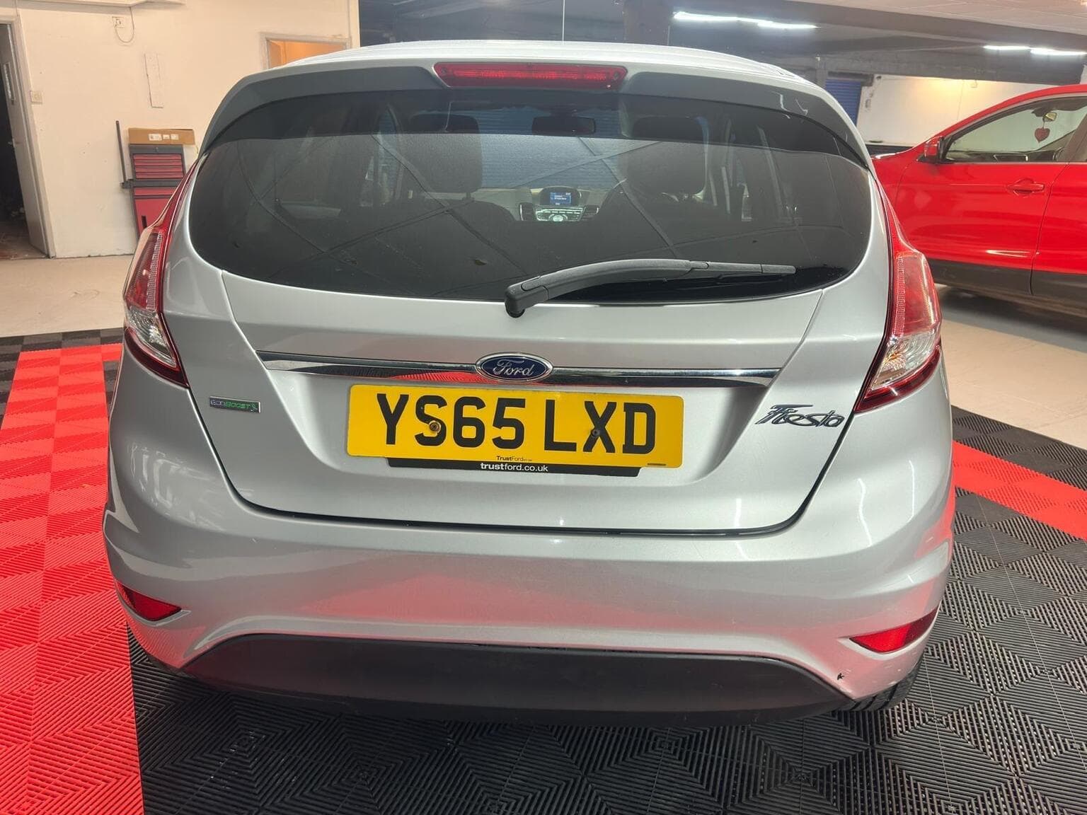 Ford Fiesta 1.0T EcoBoost Titanium Euro 6 (s/s) 5dr — photo 10