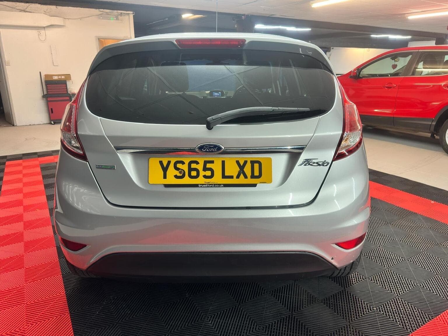 Ford Fiesta 1.0T EcoBoost Titanium Euro 6 (s/s) 5dr — photo 12
