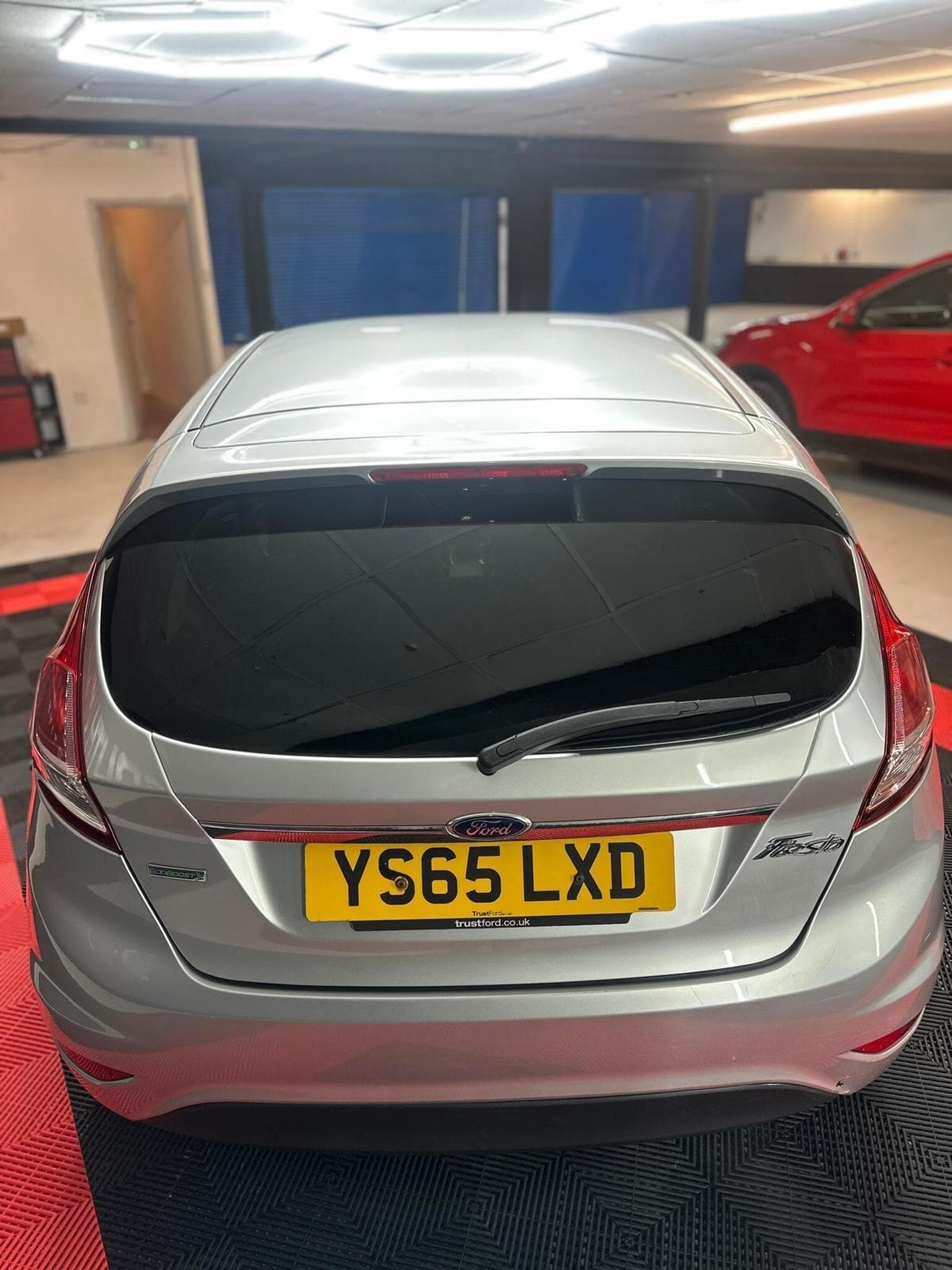 Ford Fiesta 1.0T EcoBoost Titanium Euro 6 (s/s) 5dr — photo 13