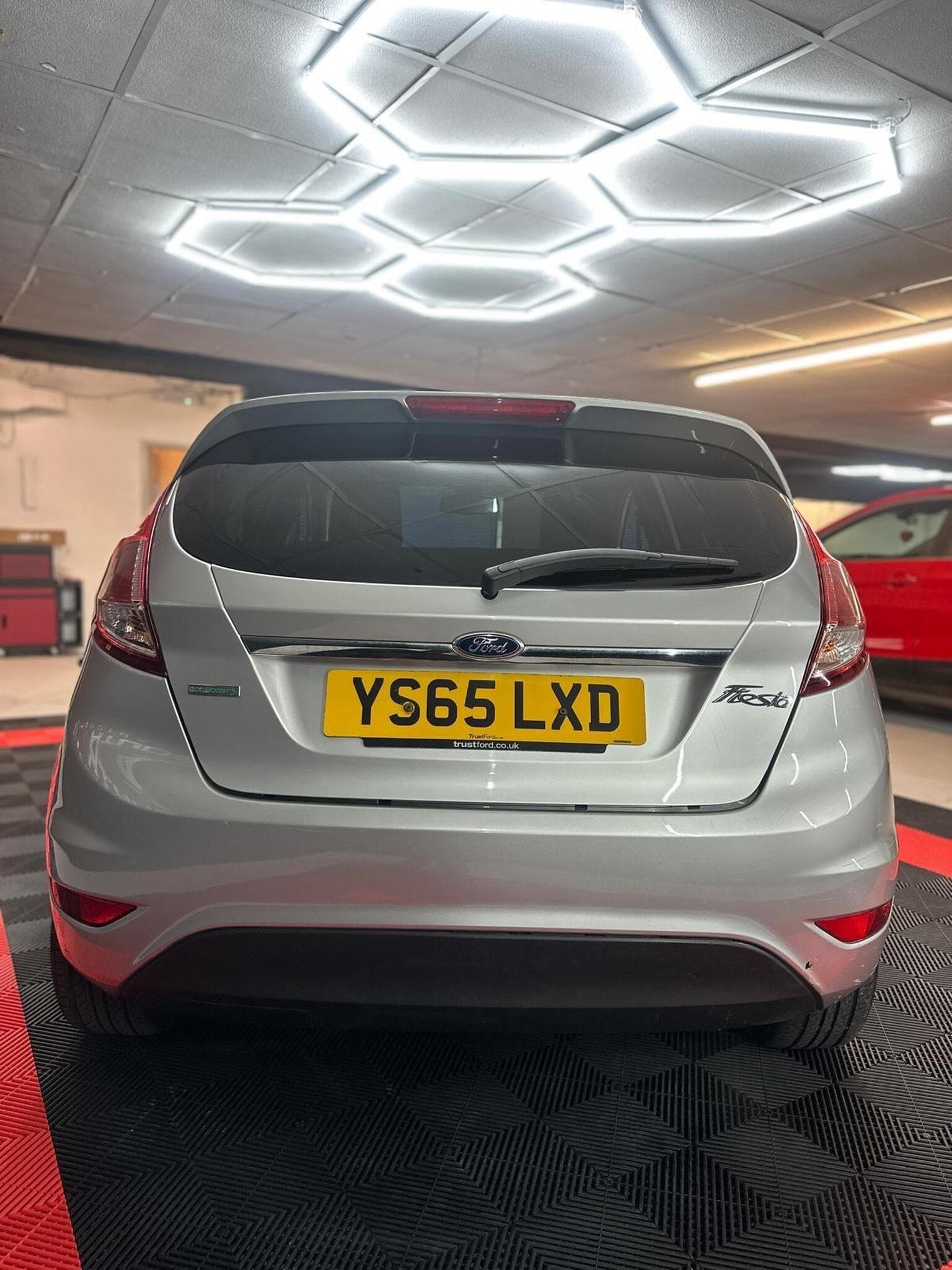 Ford Fiesta 1.0T EcoBoost Titanium Euro 6 (s/s) 5dr — photo 14