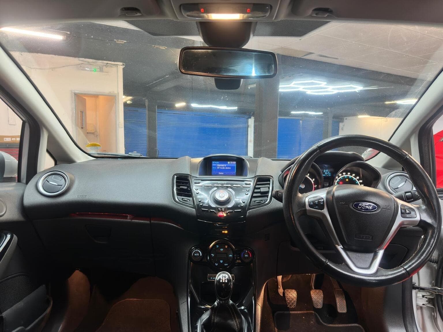 Ford Fiesta 1.0T EcoBoost Titanium Euro 6 (s/s) 5dr — photo 19
