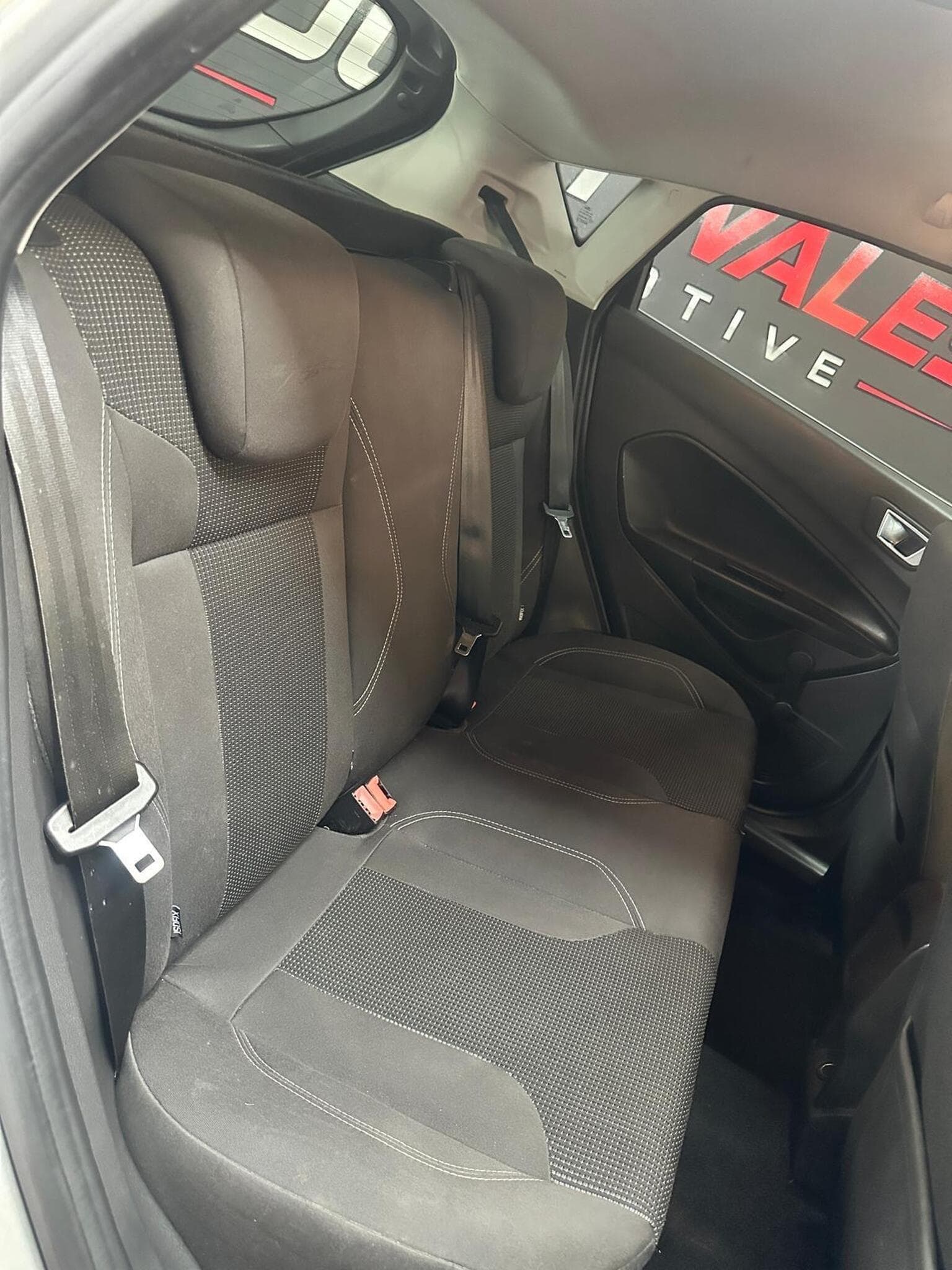 Ford Fiesta 1.0T EcoBoost Titanium Euro 6 (s/s) 5dr — photo 21