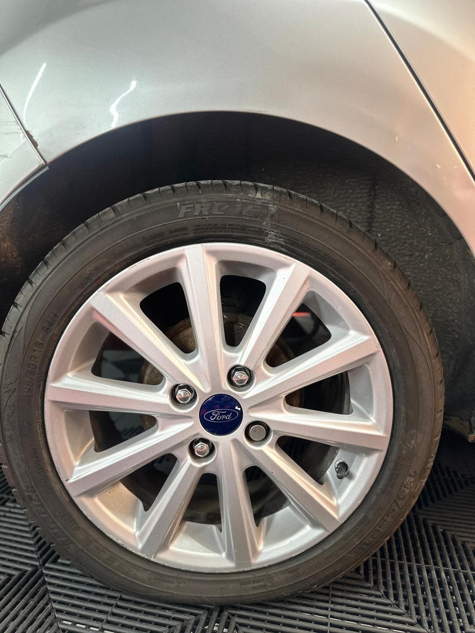 Ford Fiesta 1.0T EcoBoost Titanium Euro 6 (s/s) 5dr — photo 27