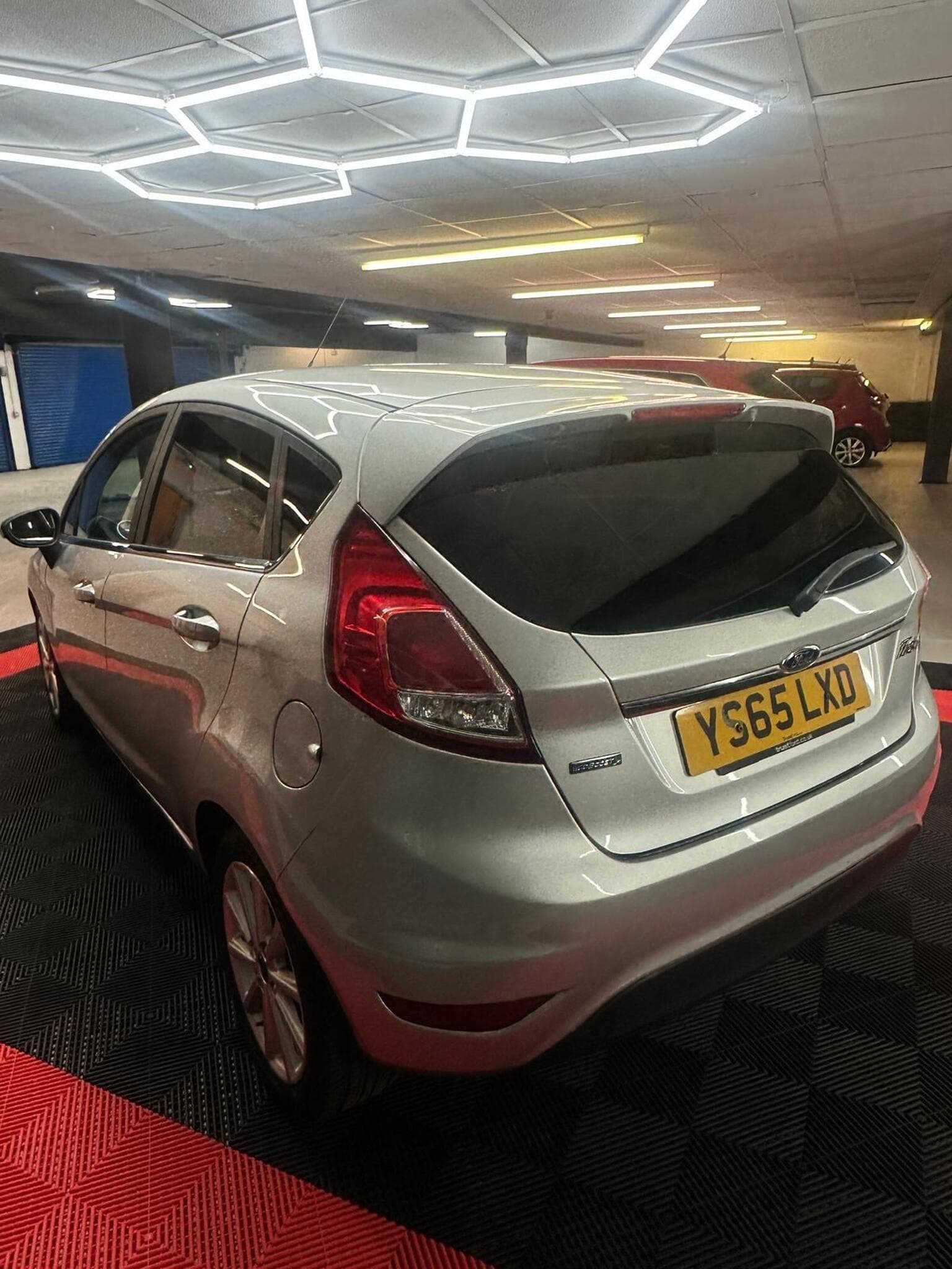 Ford Fiesta 1.0T EcoBoost Titanium Euro 6 (s/s) 5dr — photo 33