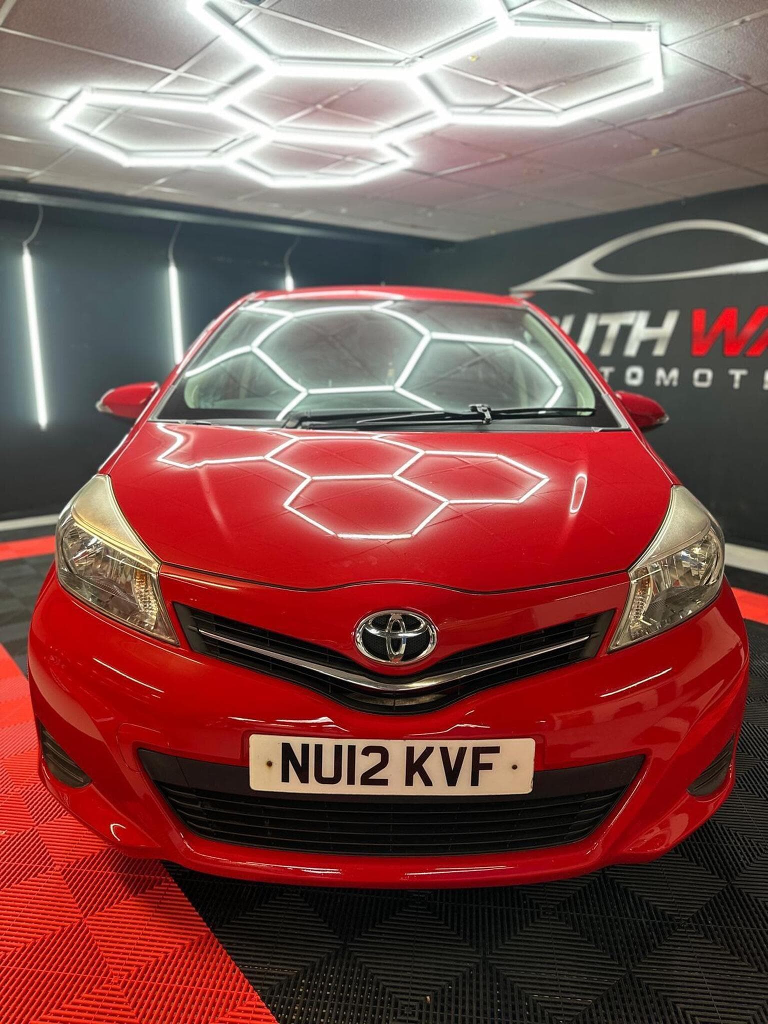 Toyota Yaris 1.4 D-4D TR Euro 5 5dr — photo 2