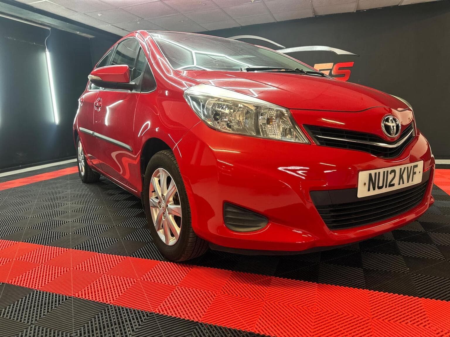 Toyota Yaris 1.4 D-4D TR Euro 5 5dr — photo 5