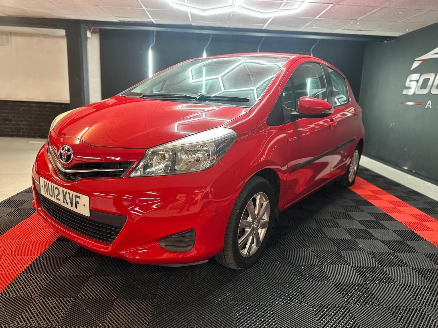 Toyota Yaris 1.4 D-4D TR Euro 5 5dr — photo 13