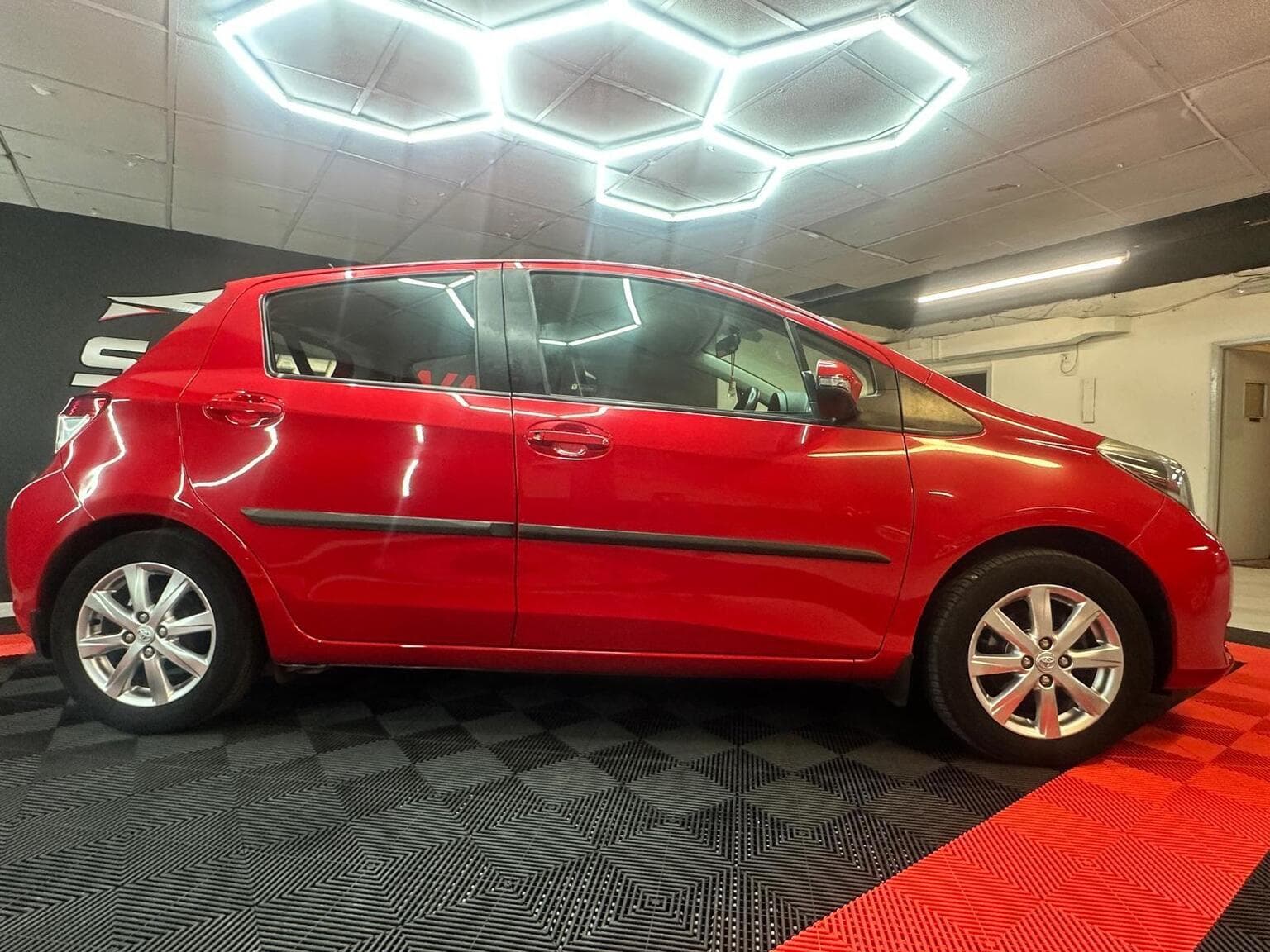 Toyota Yaris 1.4 D-4D TR Euro 5 5dr — photo 23
