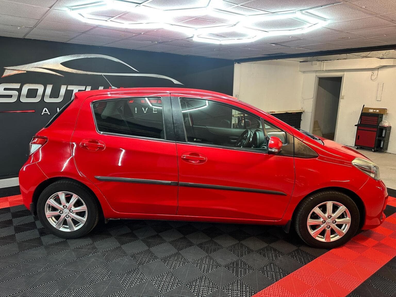 Toyota Yaris 1.4 D-4D TR Euro 5 5dr — photo 24