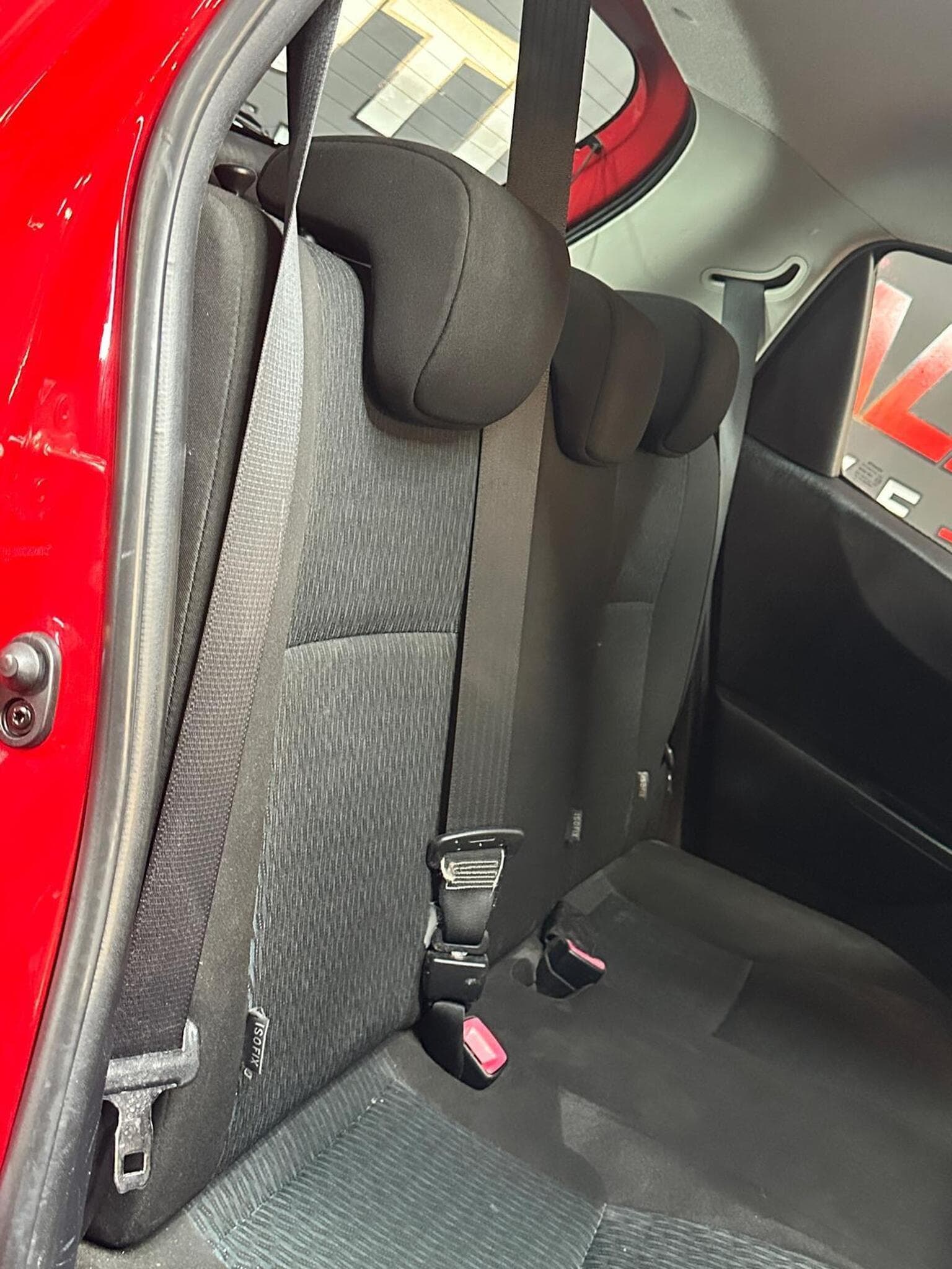 Toyota Yaris 1.4 D-4D TR Euro 5 5dr — photo 32
