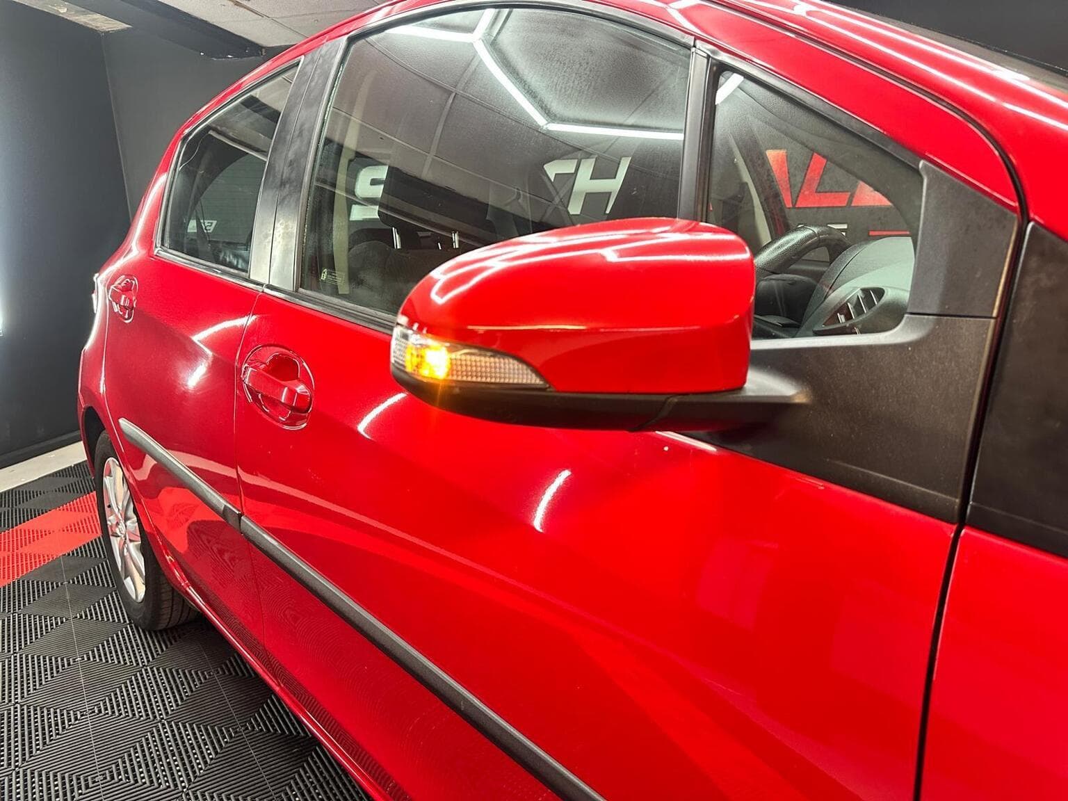Toyota Yaris 1.4 D-4D TR Euro 5 5dr — photo 38